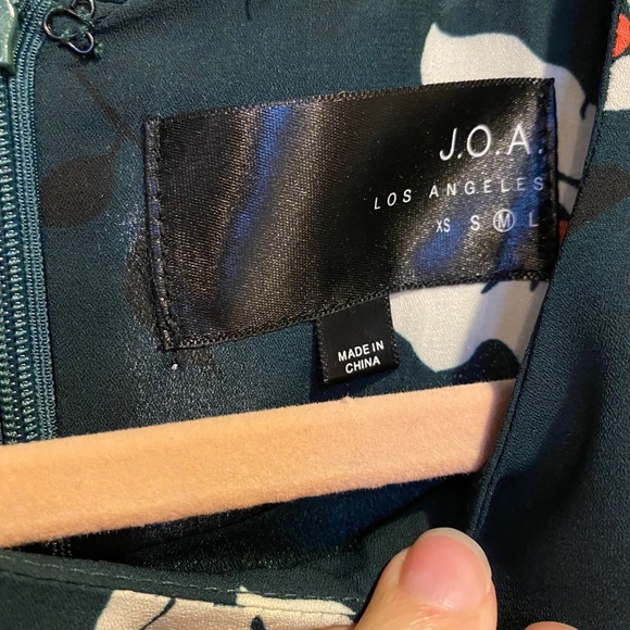 Dark green floral dress with 3/4 sleeves - Picture 6 of 7